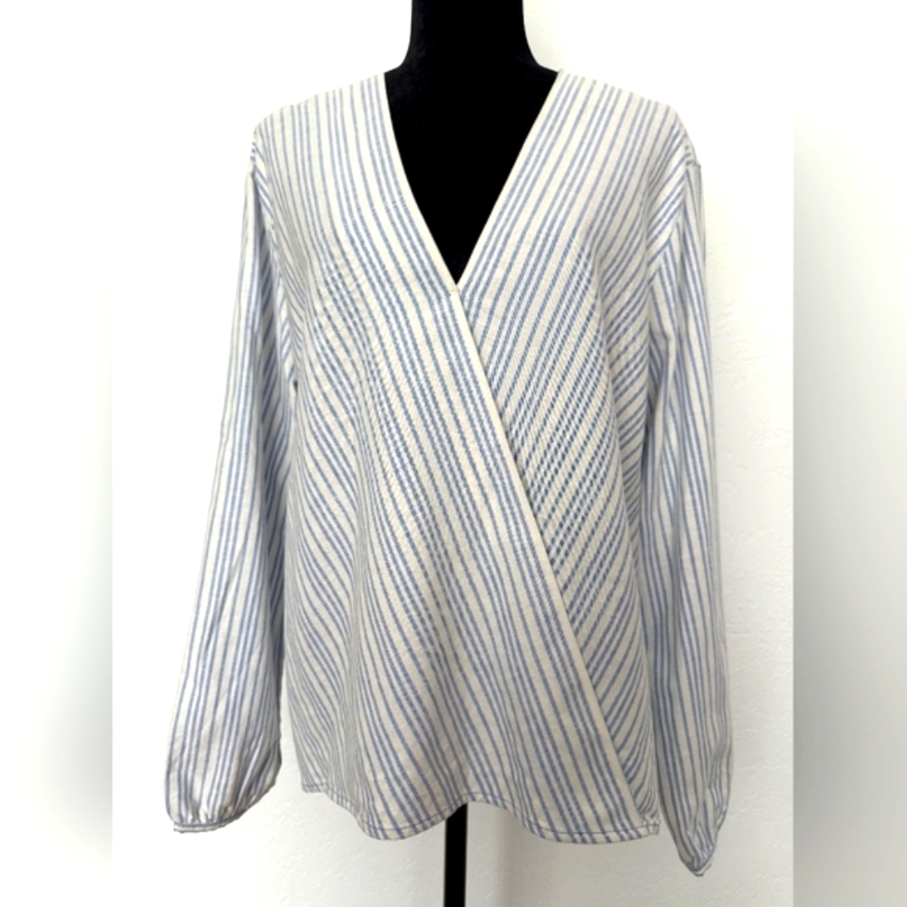 Gray and White Wrap Blouse with Long Sleeves